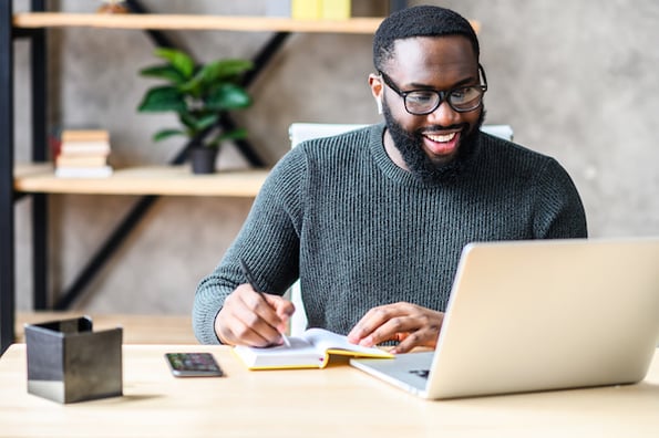 Customer service leader calculating churn rate for their business